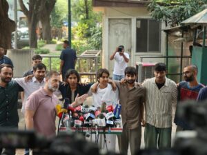 Rahul Gandhi at Press Conference: وزیر اعظم سے لے کر سپاہی تک کو سزا دلوائیں گے، پریس کانفرنس میں راہل گاندھی کا اعلان Rahul Gandhi at Press Conference: وزیر اعظم سے لے کر سپاہی تک کو سزا دلوائیں گے، پریس کانفرنس میں راہل گاندھی کا اعلان