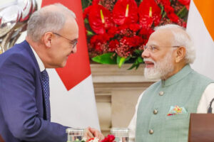 India-Switzerland Partnership: بھارت-سوئٹزرلینڈ شراکت داری کو نئی رفتار، مائیگریشن سے ٹیکنالوجی اور اسٹارٹ اپس تک 5 اہم معاہدے طے India-Switzerland Partnership: بھارت-سوئٹزرلینڈ شراکت داری کو نئی رفتار، مائیگریشن سے ٹیکنالوجی اور اسٹارٹ اپس تک 5 اہم معاہدے طے