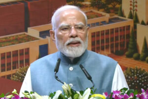 PM Narendra Modi: وزیر اعظم مودی کا کانگریس پر حملہ، کہا- 2014 سے پہلے ’فون بینکنگ‘ کے ذریعے ملک کی معیشت چلاتی تھی